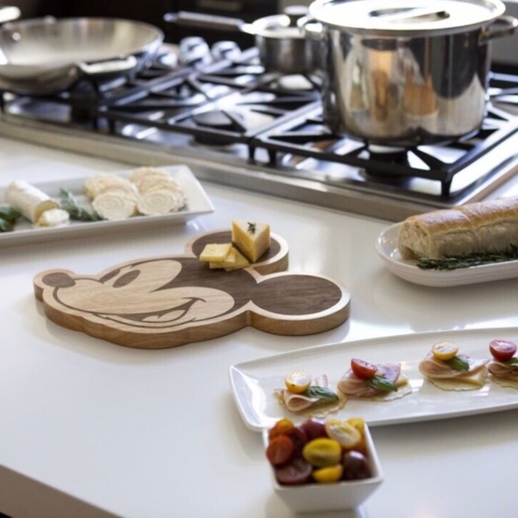 Disney Mickey Mouse LARGE Wood Cutting Charcuterie Board Built to Last NEW - Picture 5 of 5